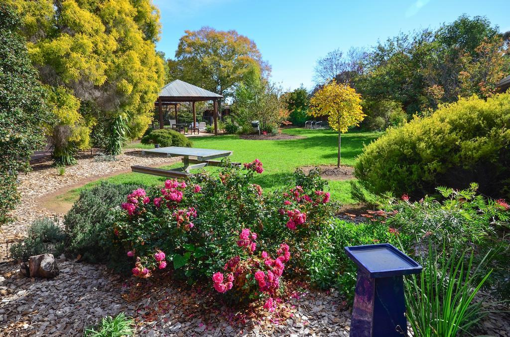 River Country Inn (Adults Only) Moama Buitenkant foto