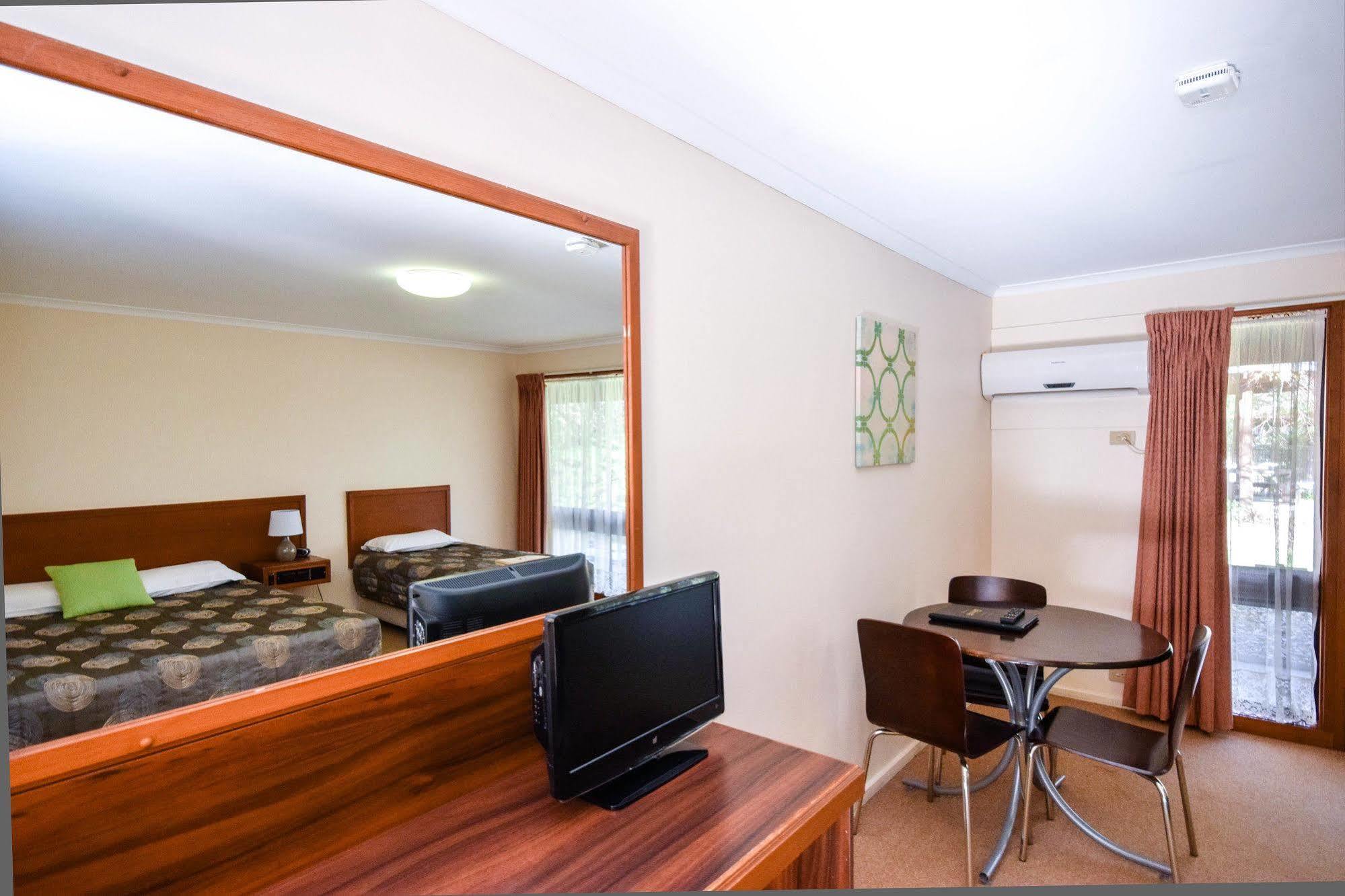 River Country Inn (Adults Only) Moama Buitenkant foto