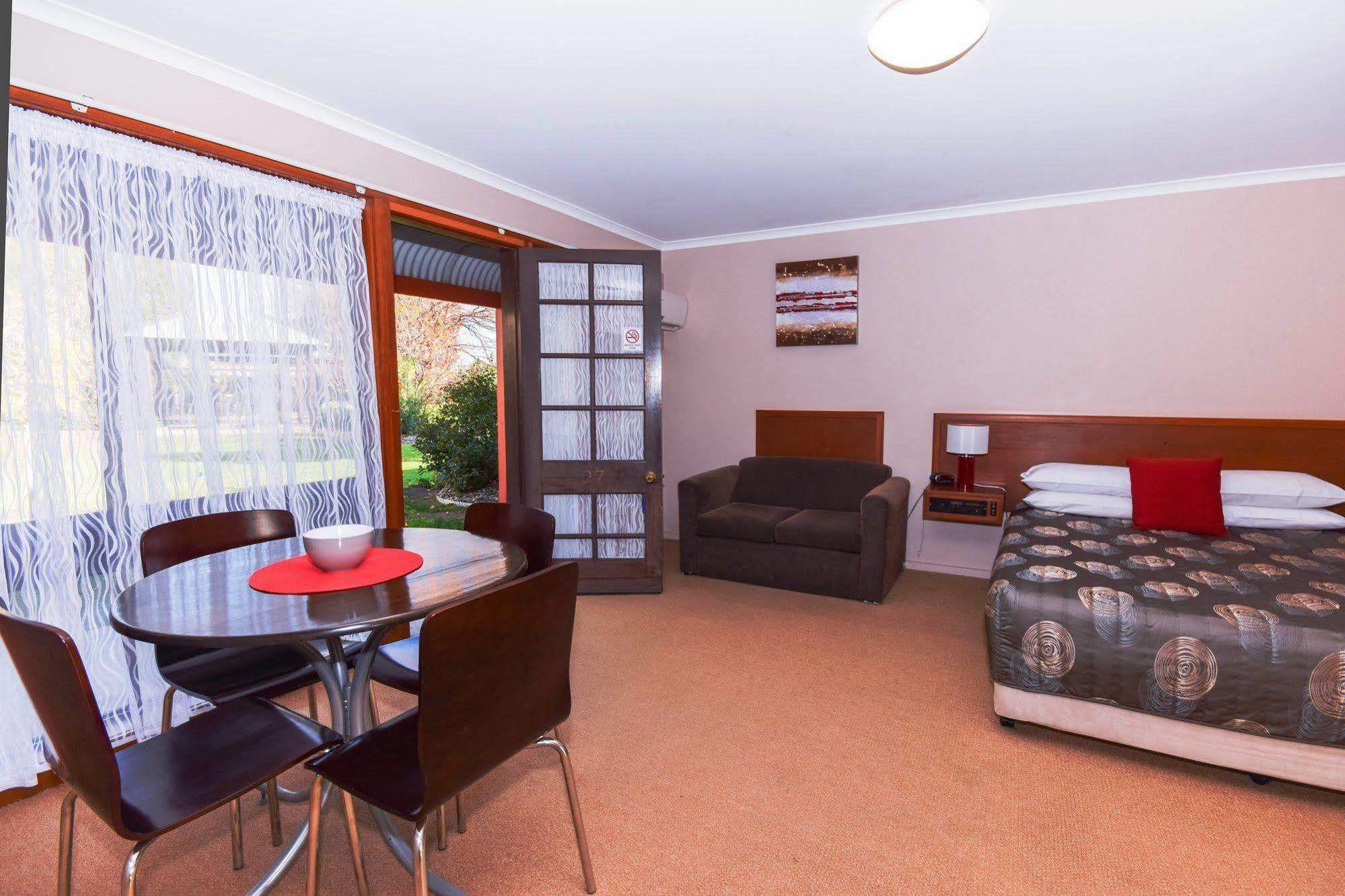 River Country Inn (Adults Only) Moama Buitenkant foto